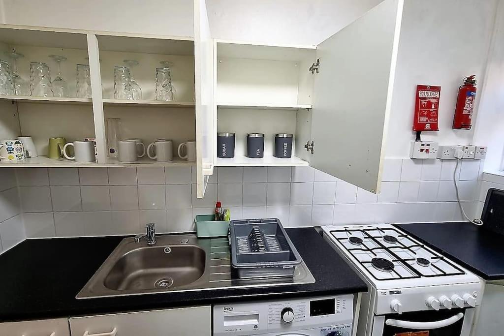 2 Bedroom Apartment In Kennington 伦敦 外观 照片